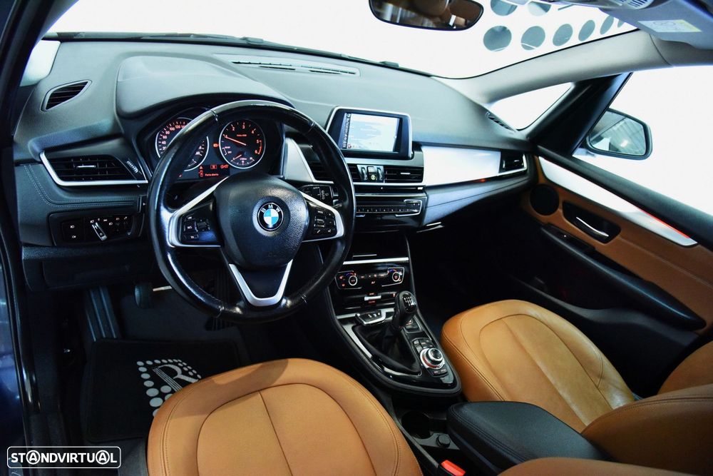 BMW 216 Active Tourer d Line Luxury - 17