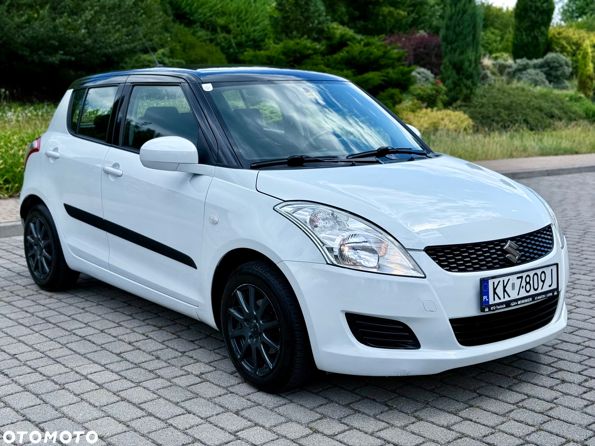 Suzuki Swift 1.2 Premium - 2