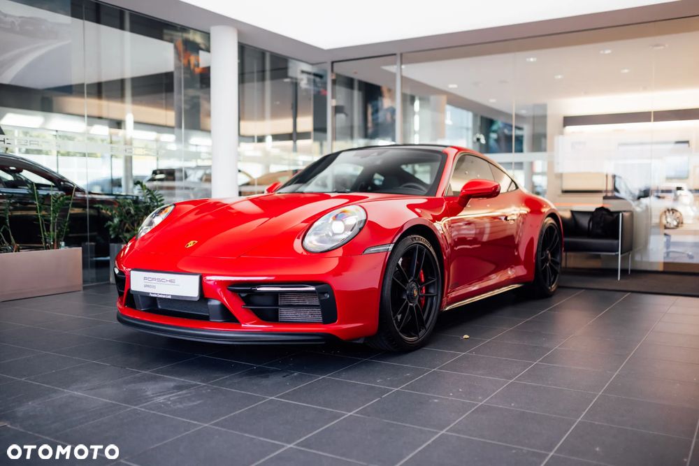 Porsche 911 Carrera 4 GTS - 5