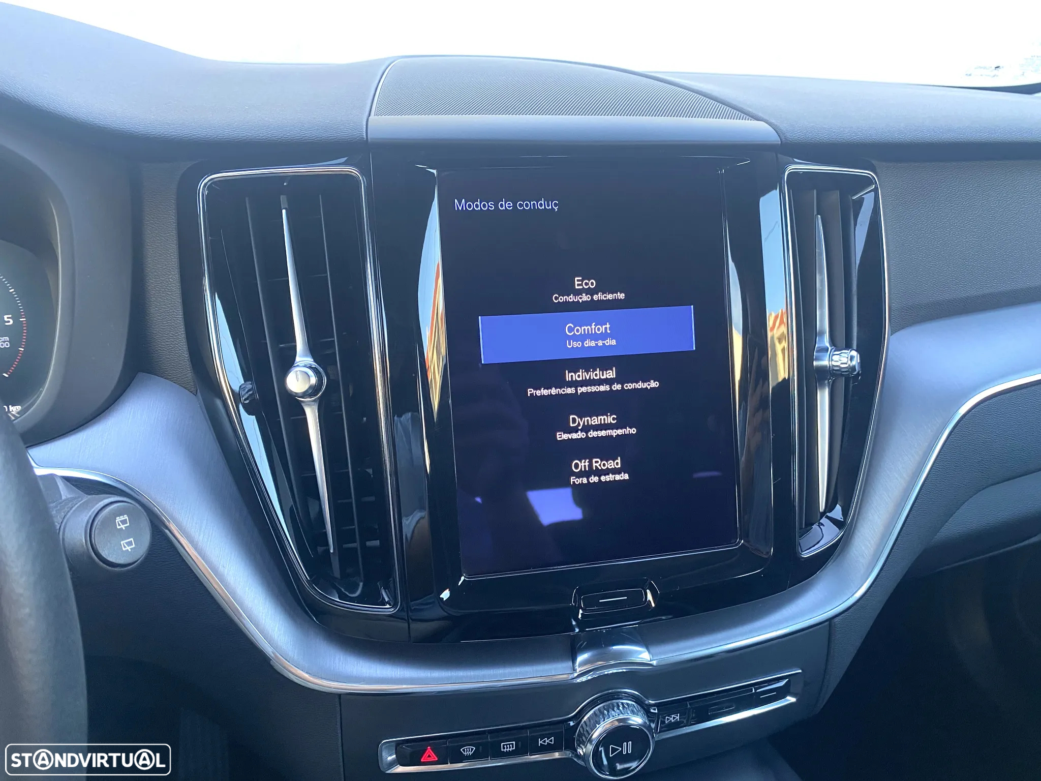 Volvo XC 60 2.0 D4 Momentum Plus - 21