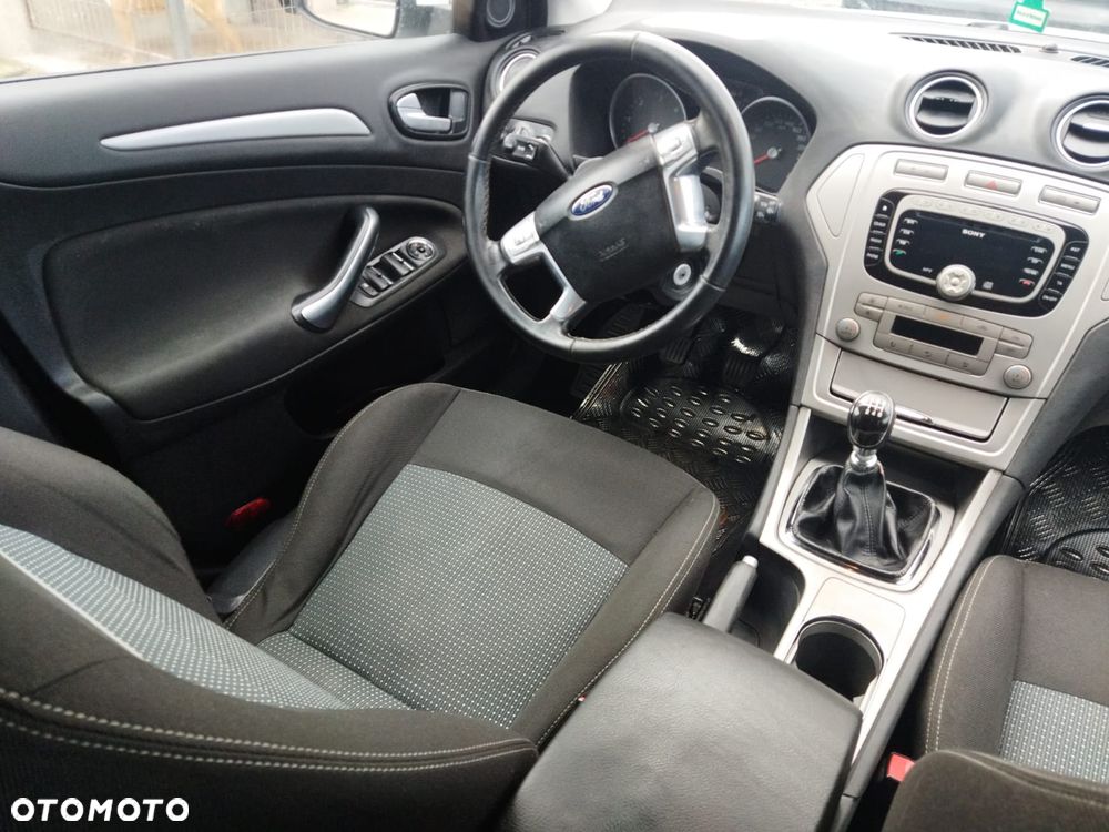 Ford Mondeo 2.0 TDCi Ambiente - 9