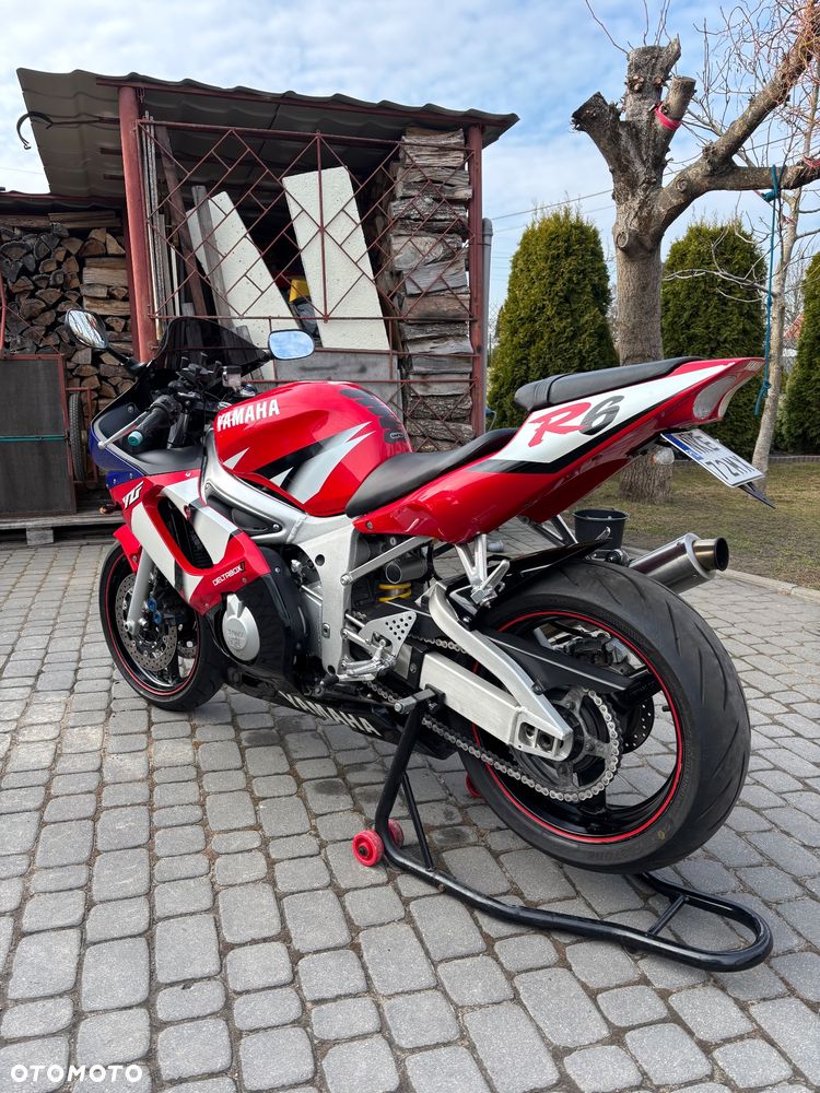 Yamaha R6 - 3