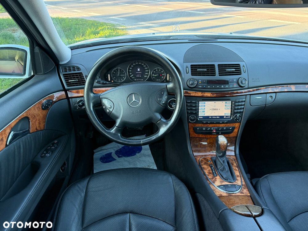 Mercedes-Benz Klasa E 500 4Matic Automatik Elegance - 14