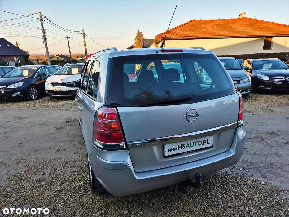 Opel Zafira 1.8 Cosmo - 19