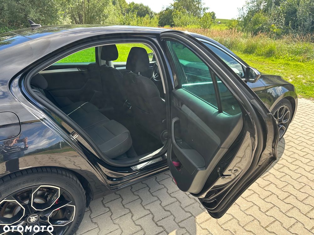 Skoda Superb ver-2-0-tdi-ambition-dsg - 9