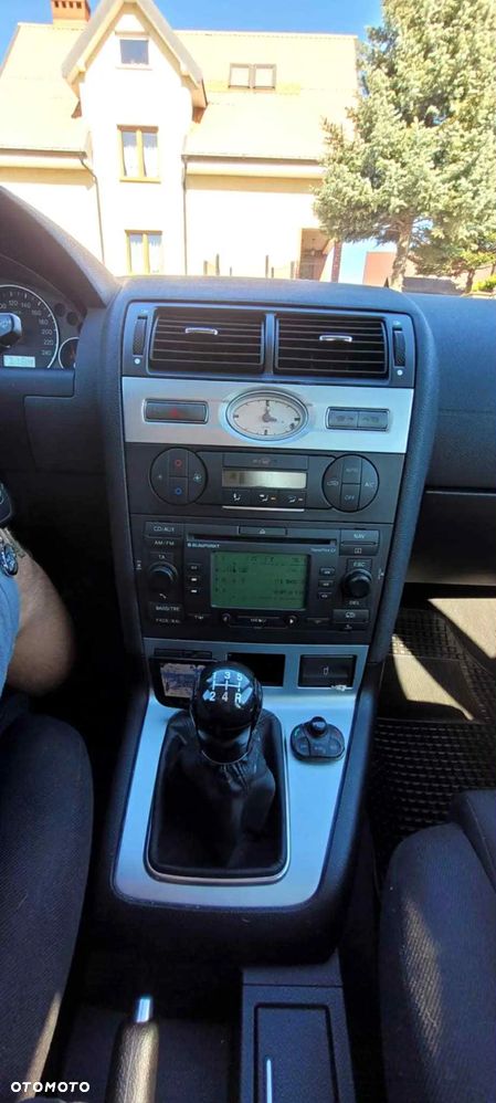 Ford Mondeo - 8