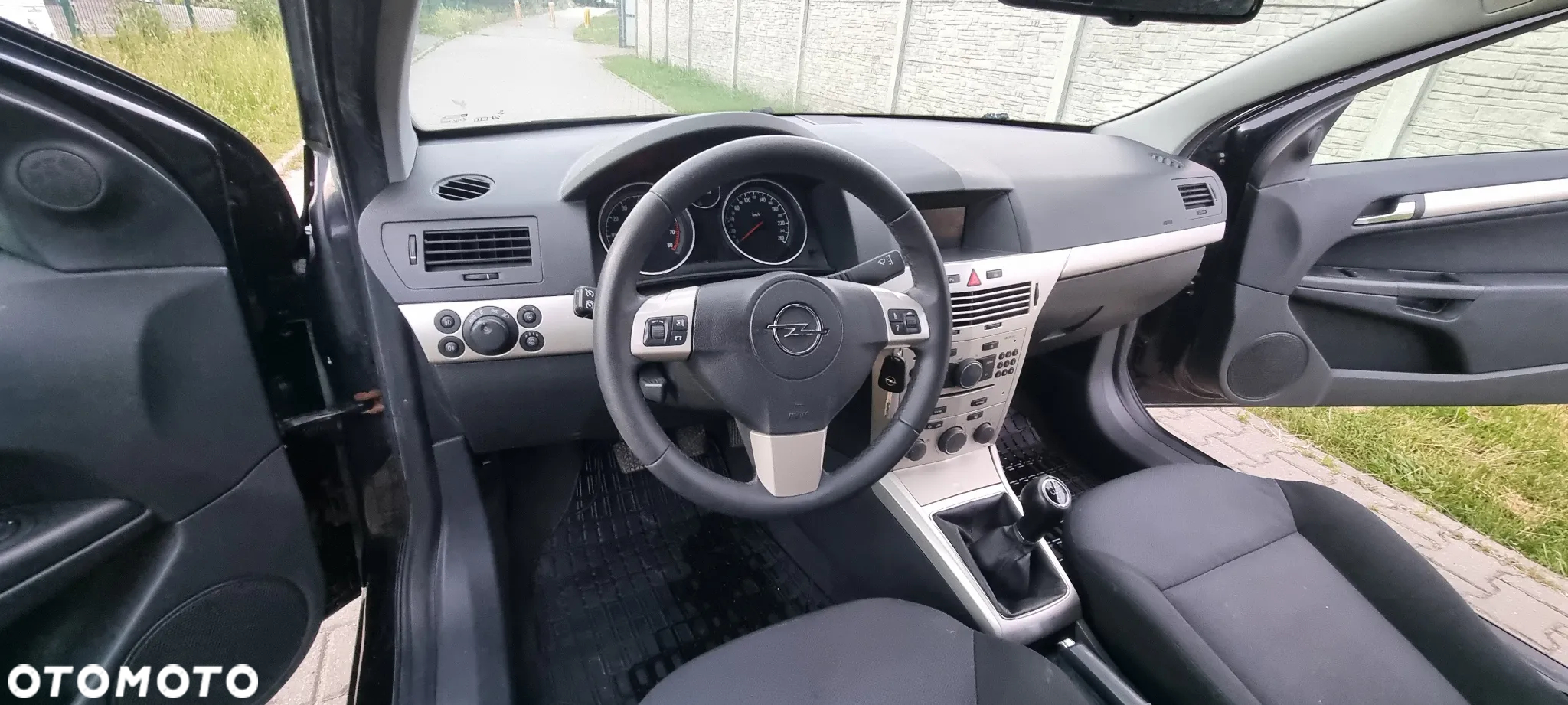 Opel Astra GTC 1.6 - 16