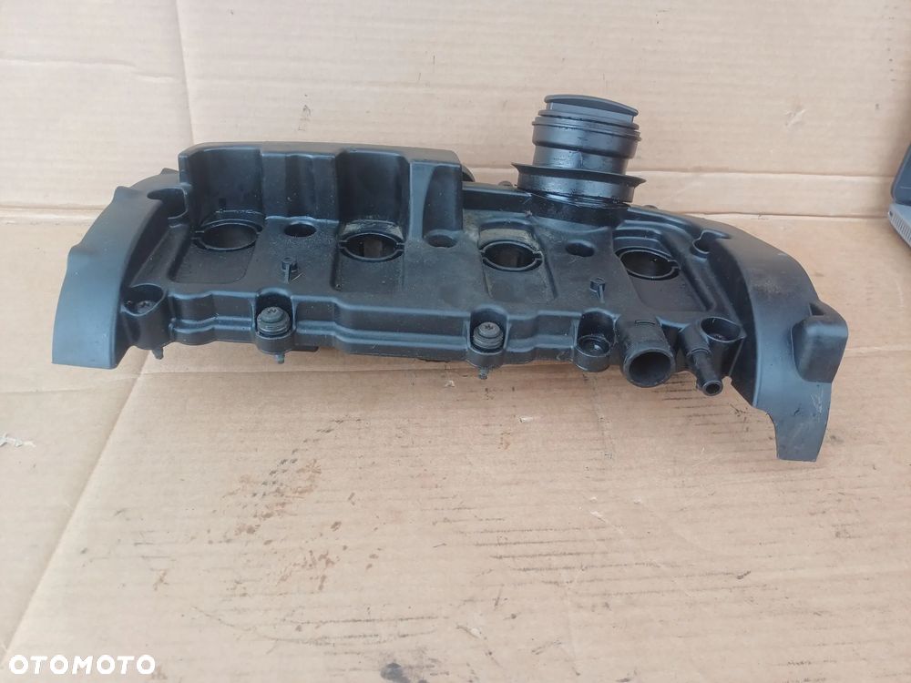 Pokrywa zaworów Audi A3 8P 2.0 tfsi AXX - 4