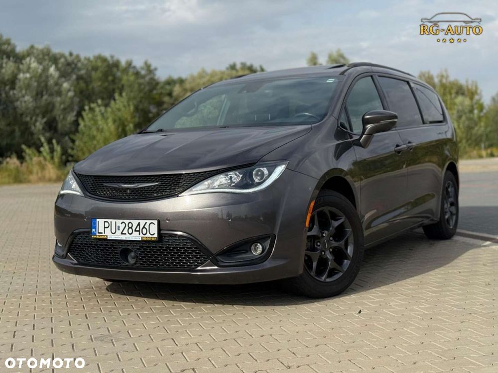Chrysler Pacifica - 18