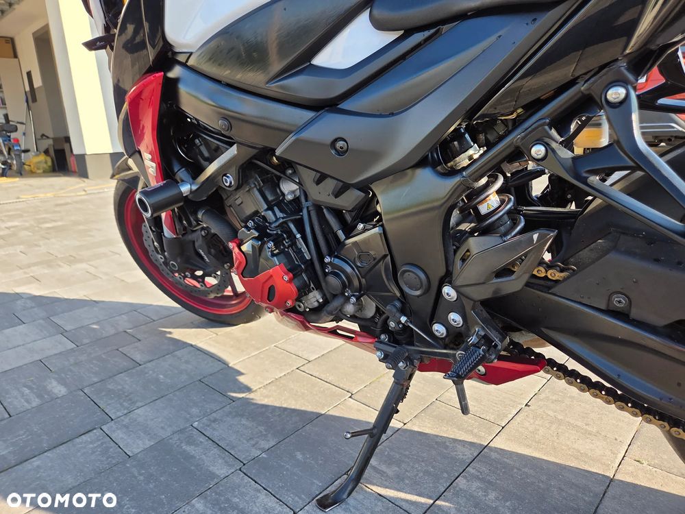 Suzuki GSX - 10