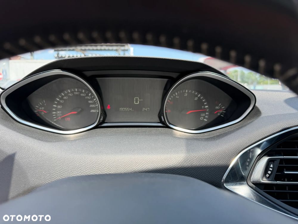 Peugeot 308 1.6 e-HDi Active S&S - 26