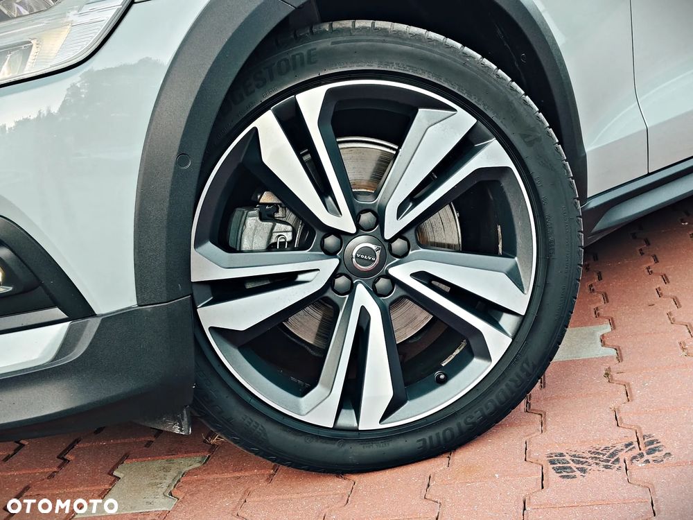 Volvo V60 Cross Country B4 D AWD Ultimate - 8