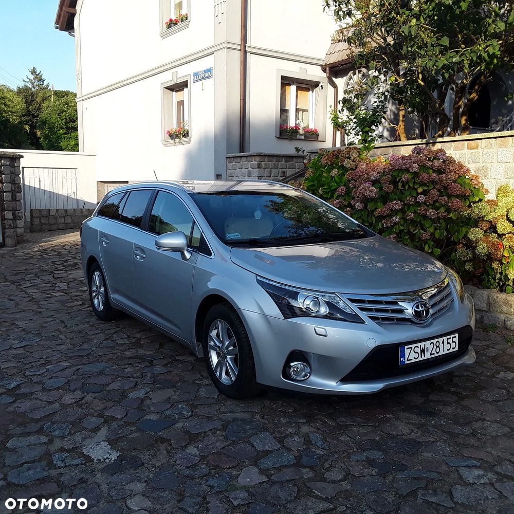 Toyota Avensis 2.0 D-4D Executive - 4