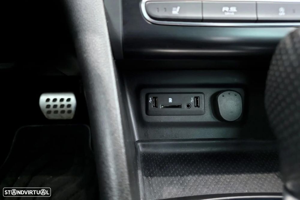 Renault Mégane 1.6 dCi GT EDC - 26