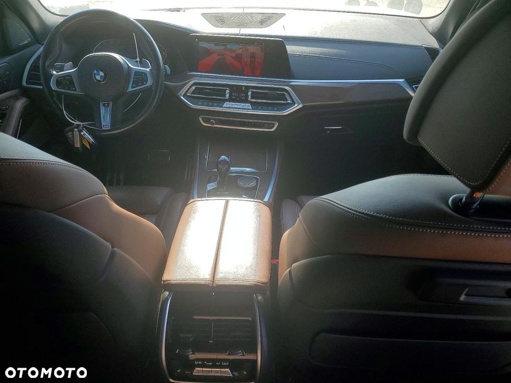 BMW X5 xDrive40i - 8