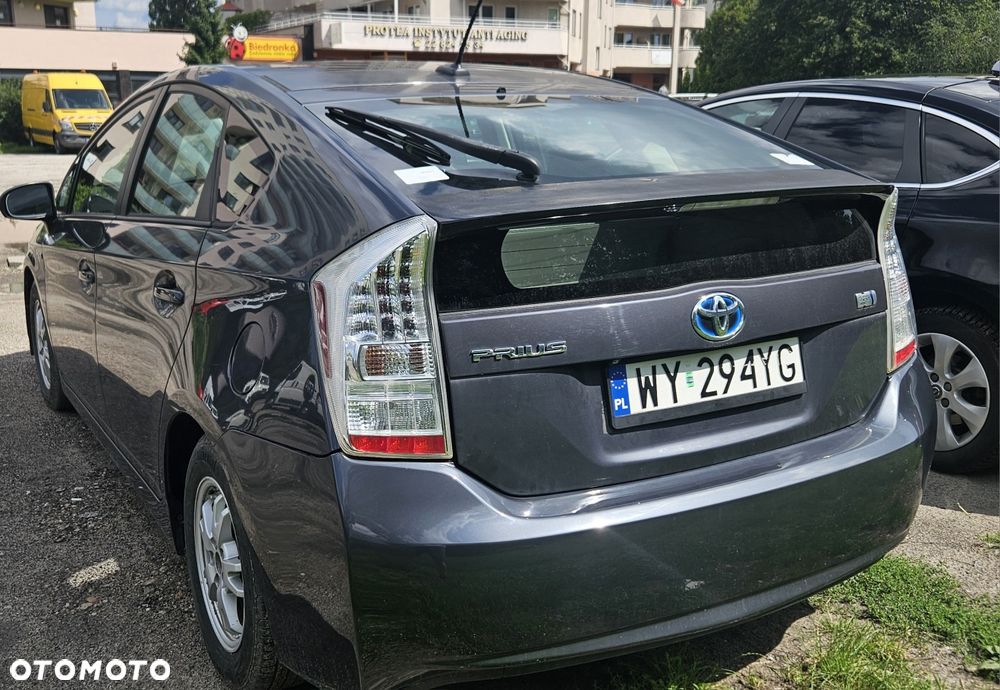 Toyota Prius - 3