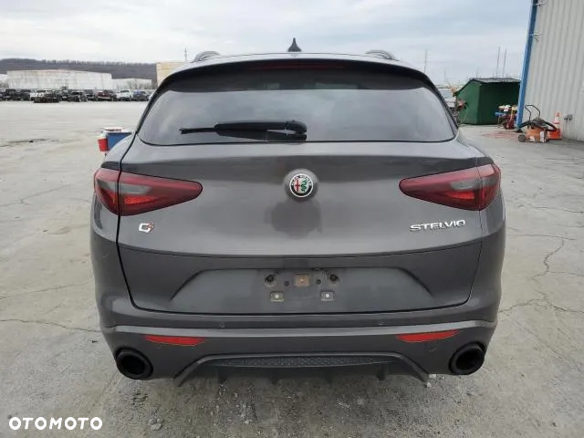 Alfa Romeo Stelvio - 6