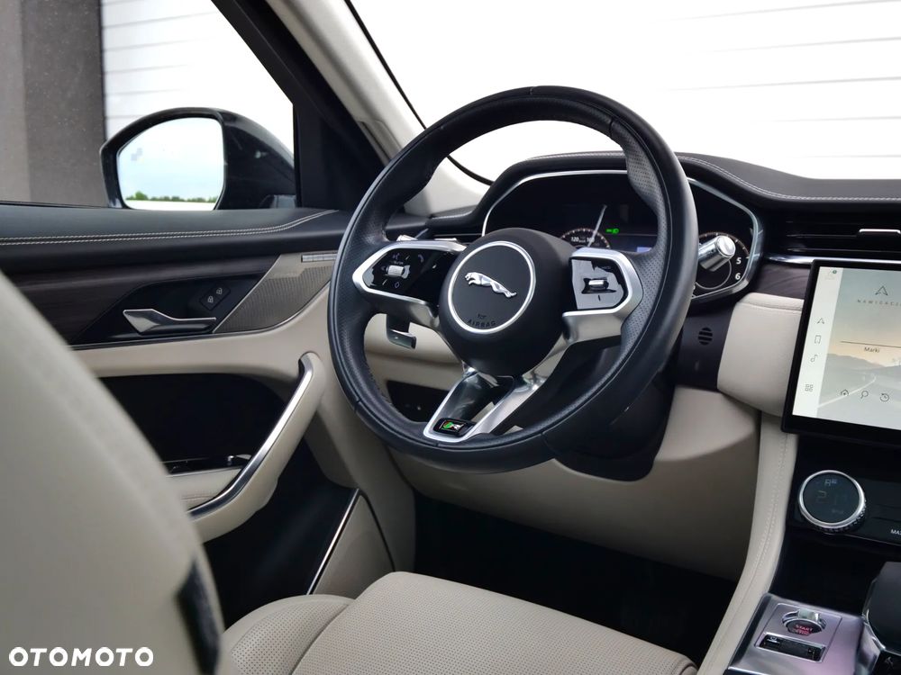 Jaguar F-Pace 2.0 i4P AWD R-Sport - 16