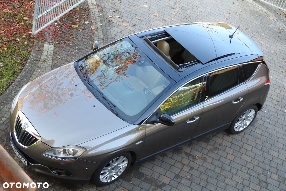 Lancia Delta 1.9 Multijet Twinturbo Executive - 36