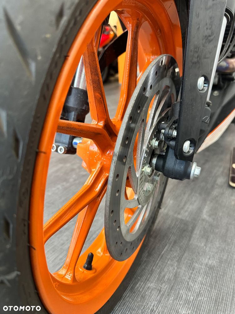 KTM Duke 390 - 32