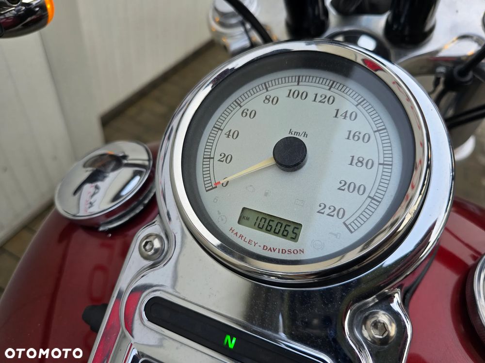 Harley-Davidson Dyna Fat Bob - 5