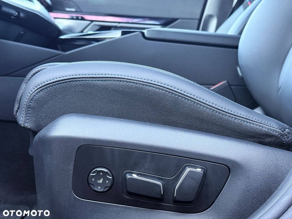 BMW Seria 5 520i - 31