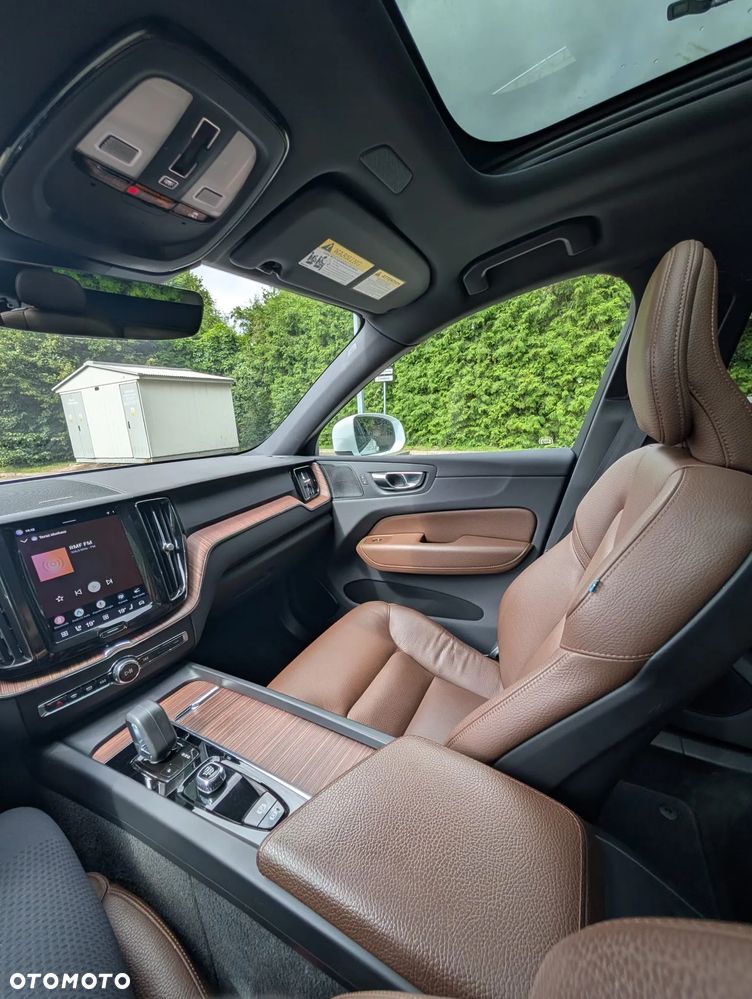 Volvo XC 60 B6 B AWD Momentum Pro - 20