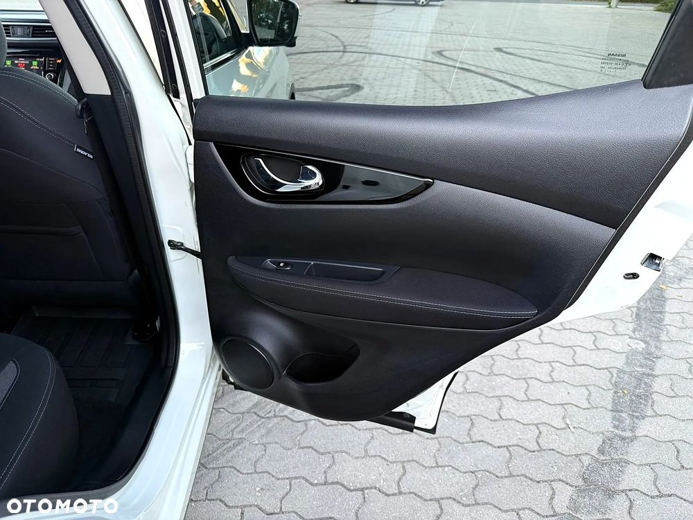 Nissan Qashqai 1.3 DIG-T N-Connecta - 27
