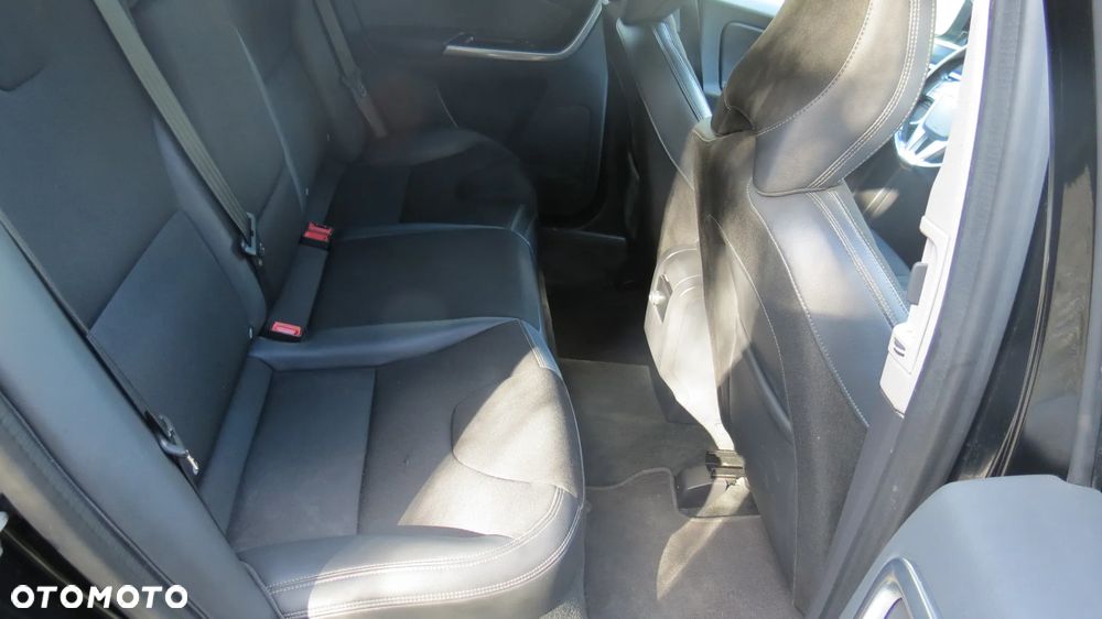 Volvo XC 60 D4 Drive-E Momentum - 12