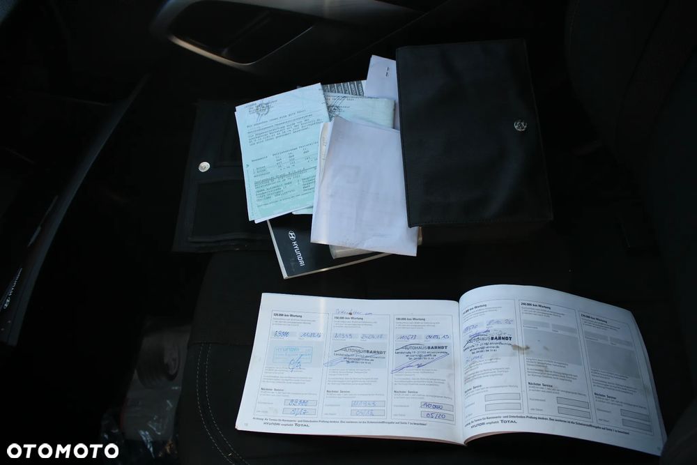 Hyundai Veloster 1.6 Premium - 35
