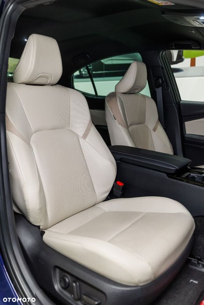Toyota Camry - 14