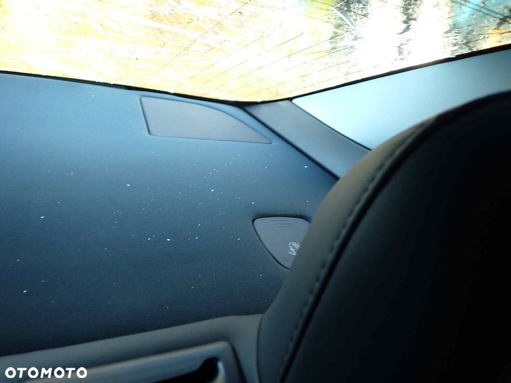 Tesla Model 3 Standard Reichweite Plus Hinterradantrieb - 11