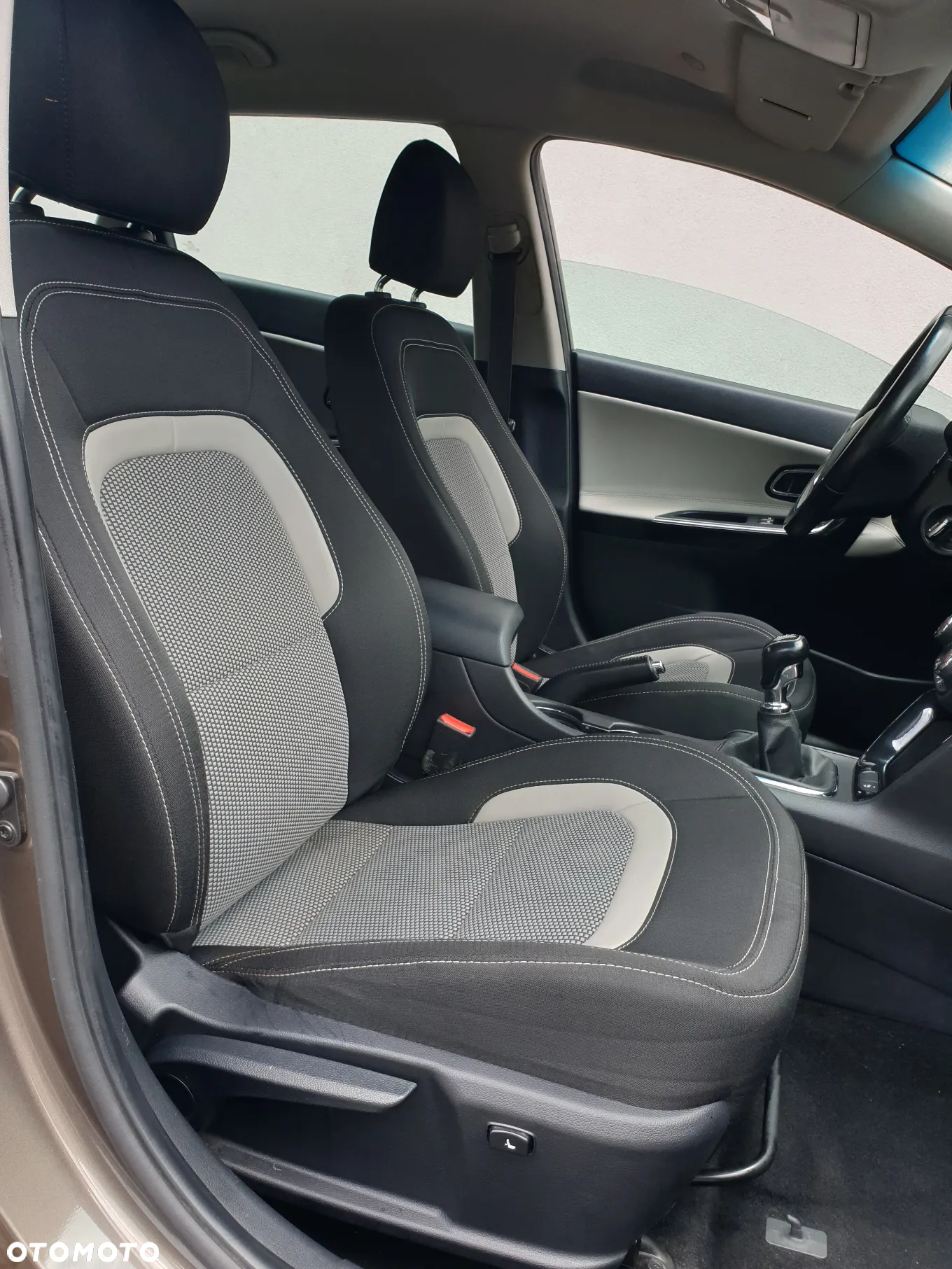 Kia Ceed Cee'd 1.6 GDI XL - 27