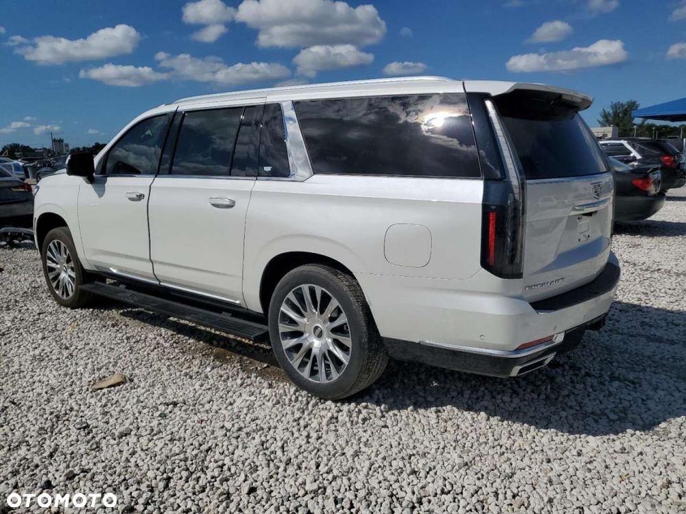 Cadillac Escalade - 2