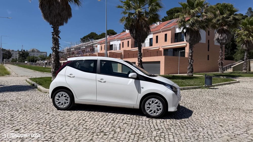 Toyota Aygo 1.0 X-Play - 22