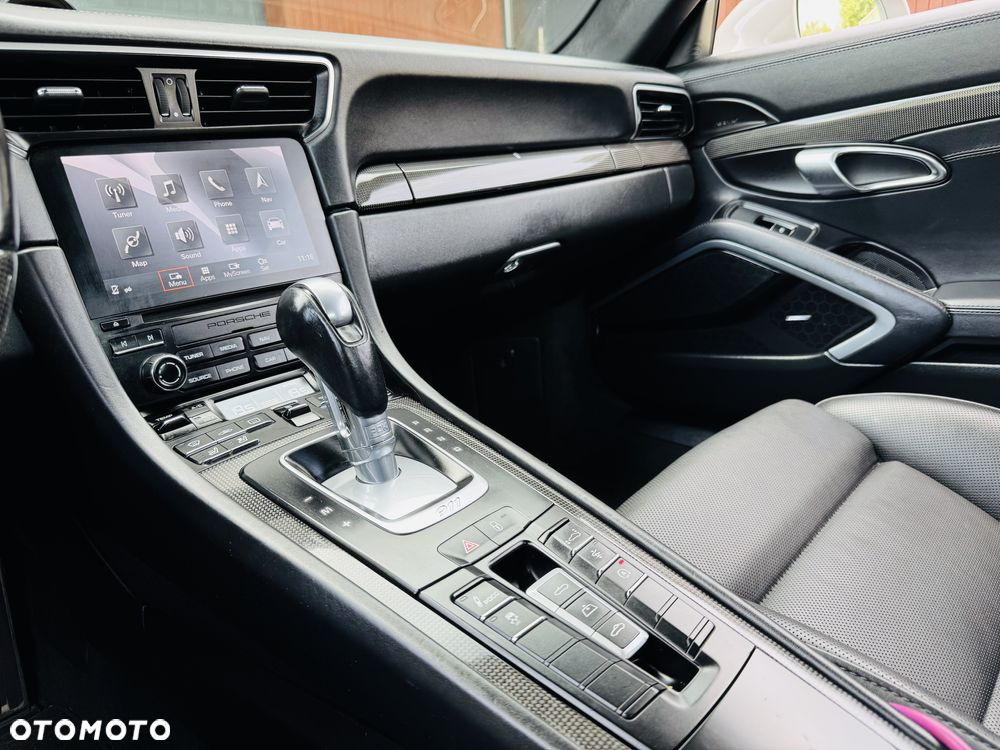 Porsche 911 Turbo S Cabriolet - 22