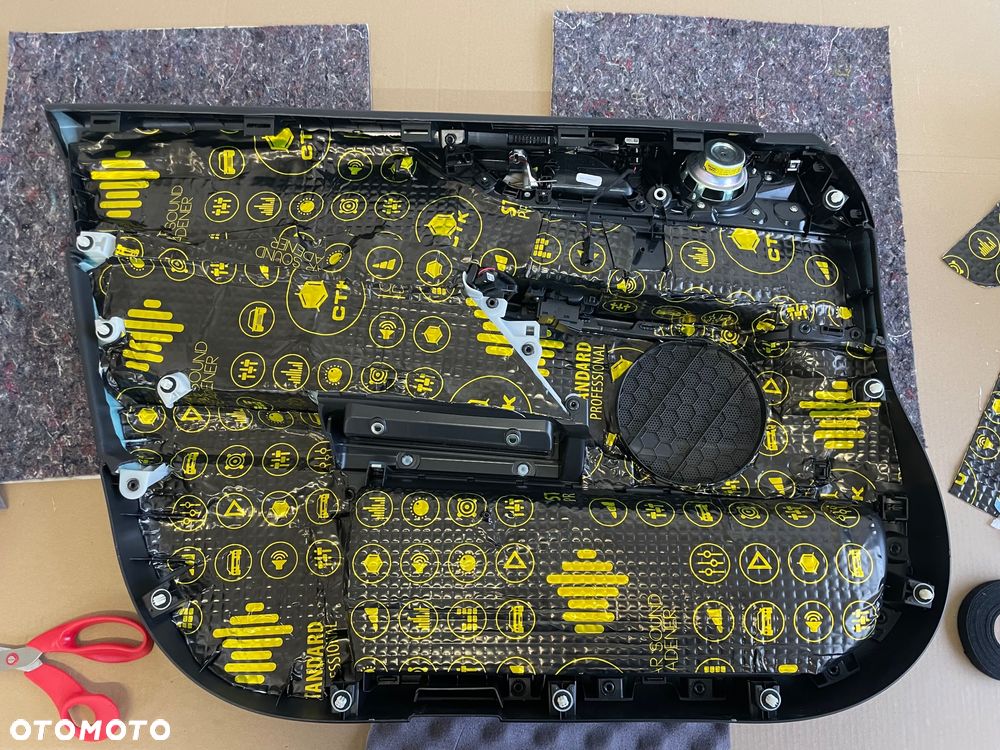 Jaguar XE 2.0 T R-Sport - 12