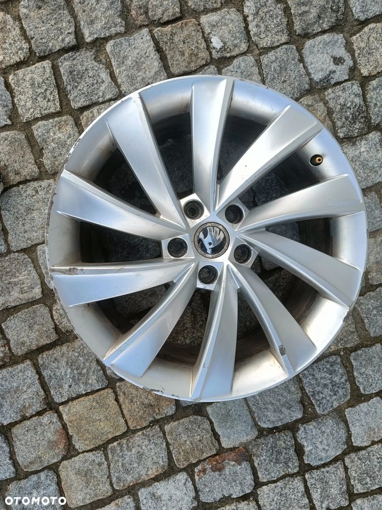 Felga aluminiowa 18 Skoda Superb 3 III 8Jx18H2 ET44 3V0601025AL - 1