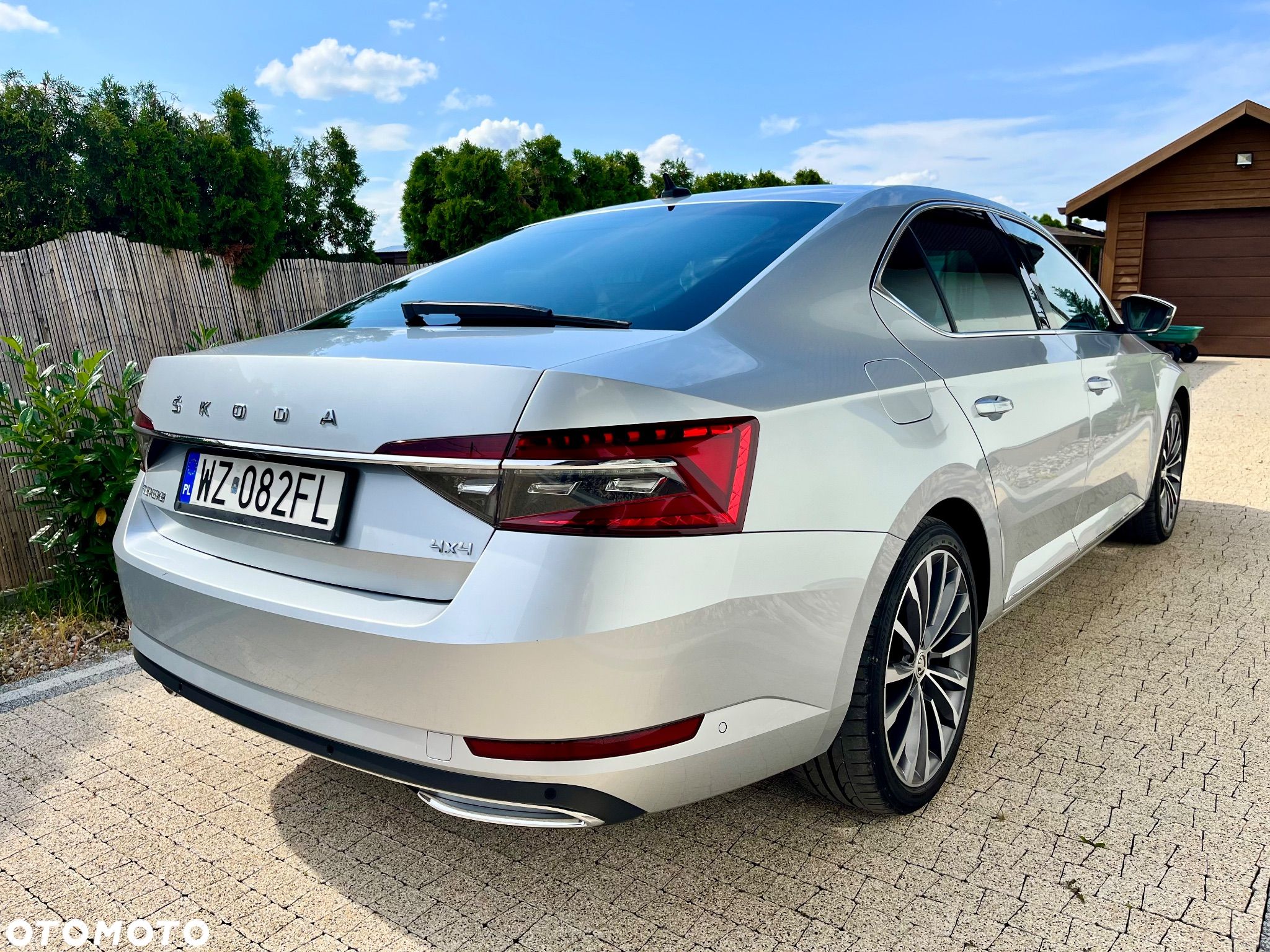 Skoda Superb 2.0 TDI SCR 4x4 L&K DSG - 1