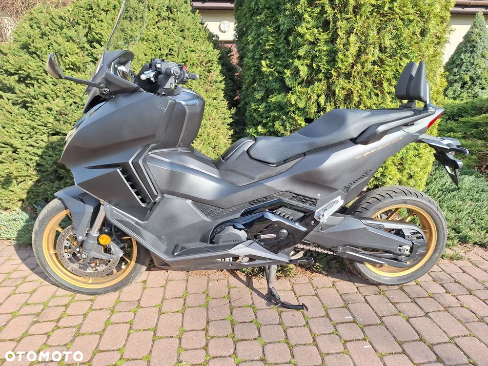 Honda NSS - 18