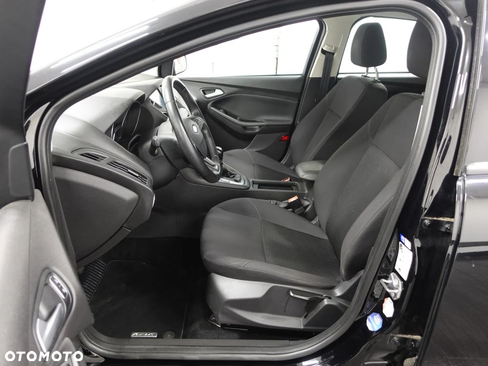 Ford Focus 1.0 EcoBoost 99g Titanium - 27