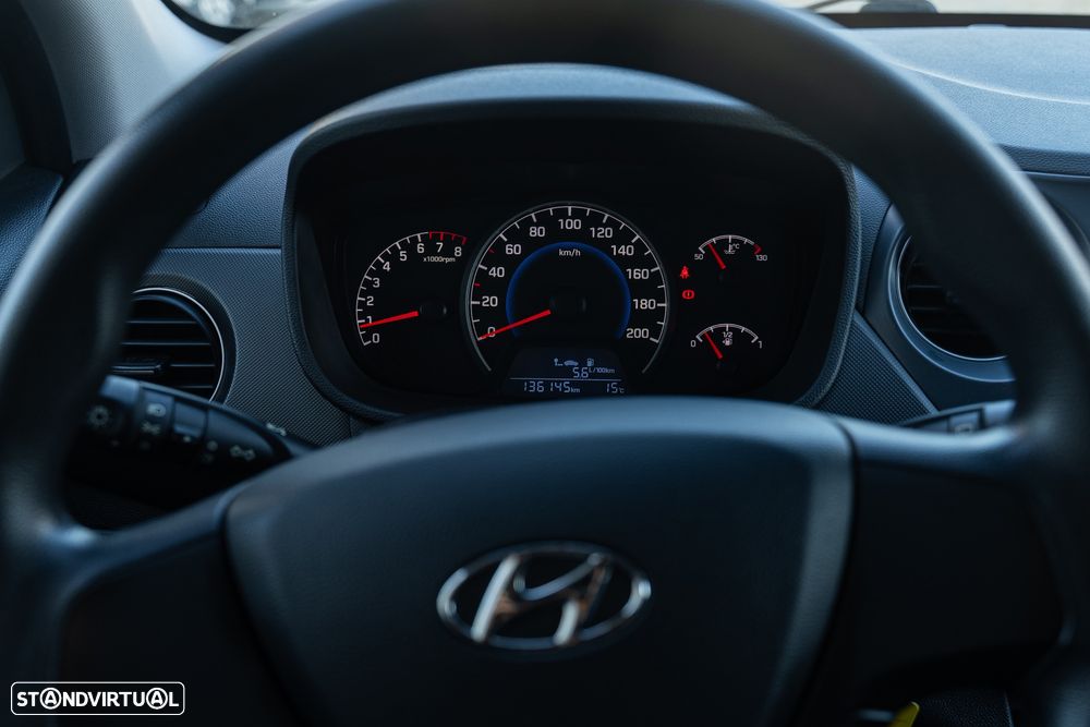 Hyundai i10 1.2 YES! Silver - 19