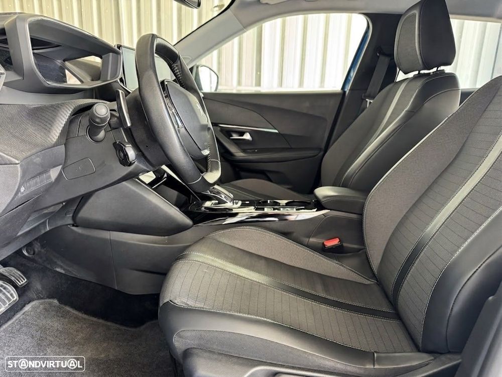 Peugeot 2008 1.5 BlueHDi Allure Pack EAT8 - 17