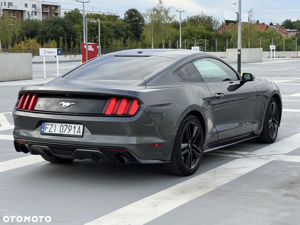 Ford Mustang 2.3 Eco Boost - 5