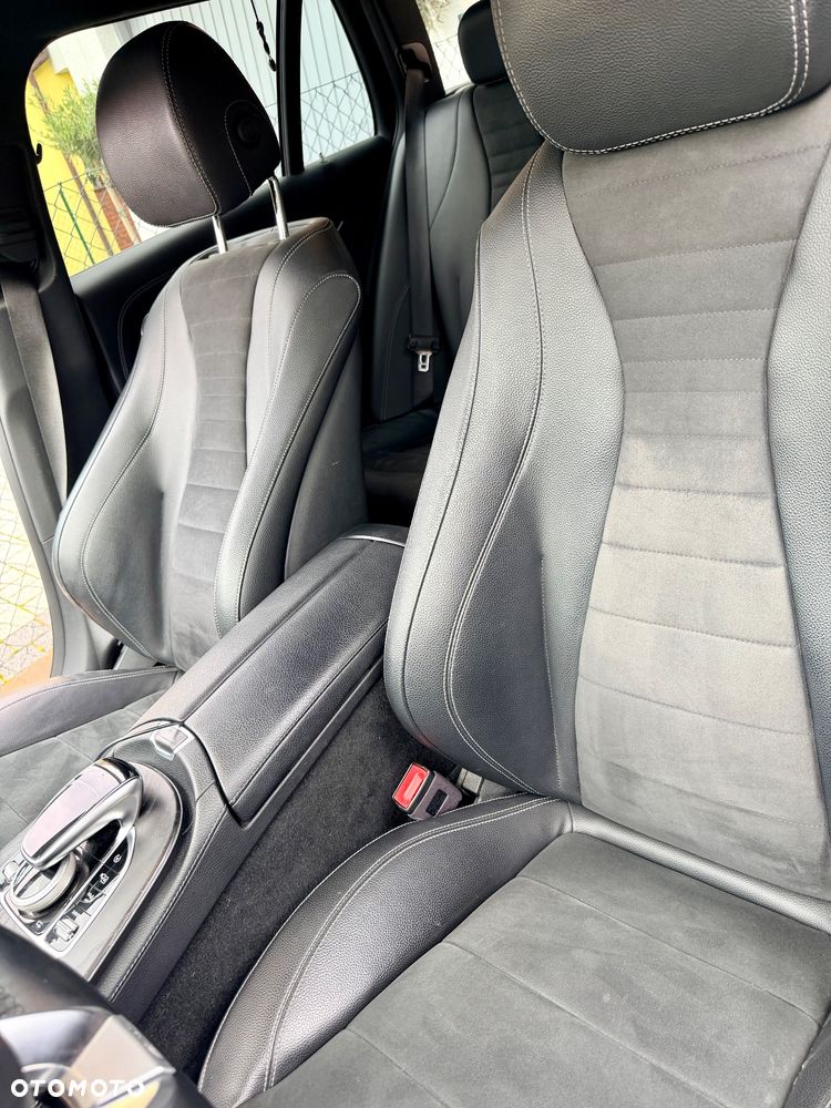 Mercedes-Benz Klasa E 220 d 4-Matic Business Edition 9G-TRONIC - 33