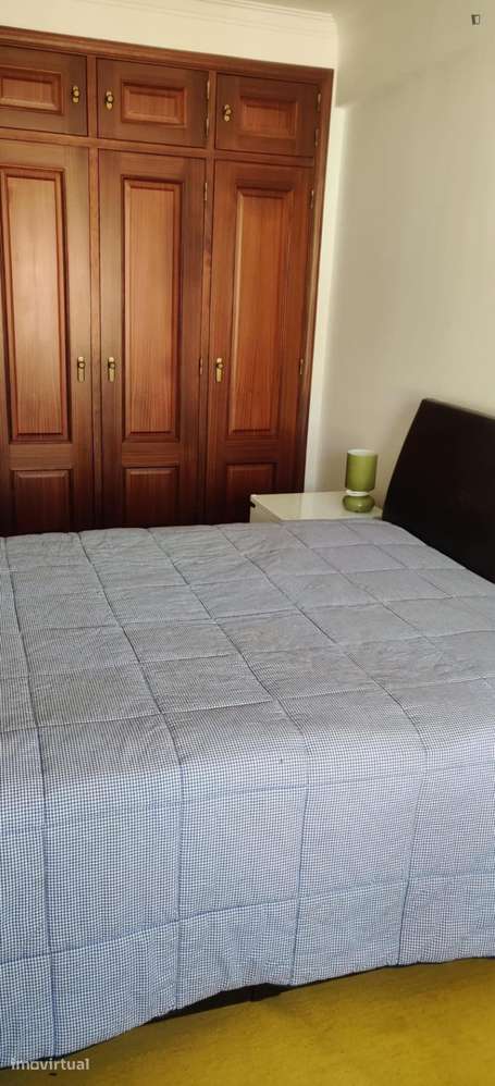 Quarto - localizado em Intendente Lisbon - Grande imagem: 2/10