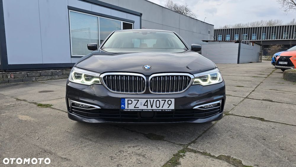 BMW Seria 5 530i Luxury Line - 11