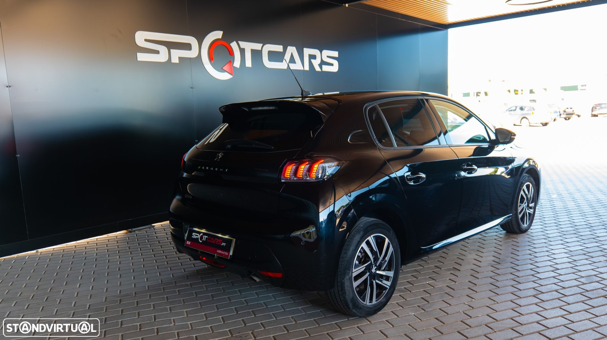 Peugeot 208 1.2 PureTech Allure EAT8 - 7