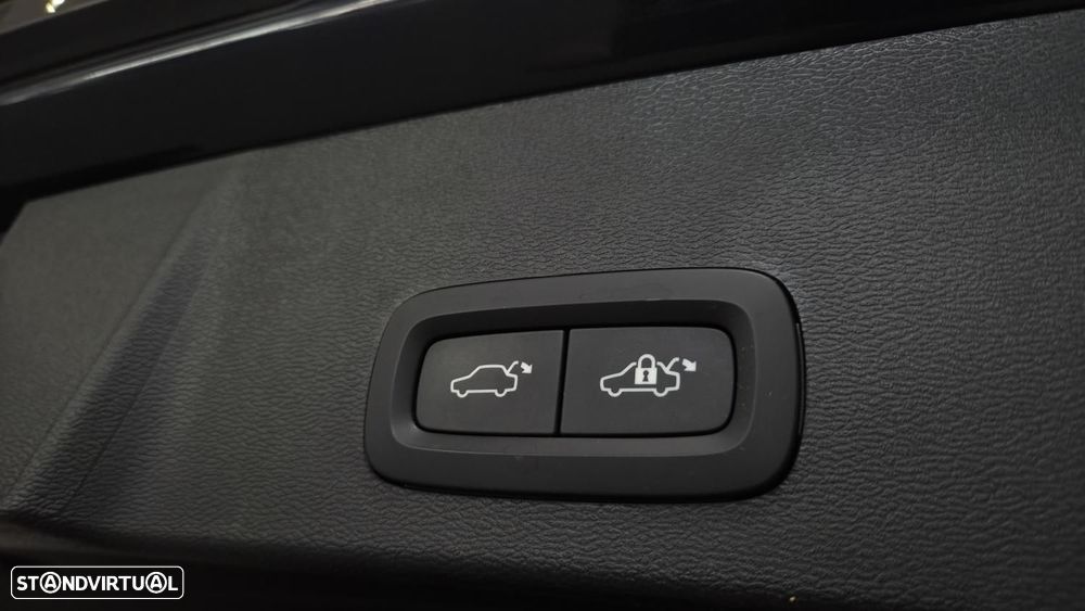 Volvo XC 40 1.5 T5 PHEV Momentum Plus - 17