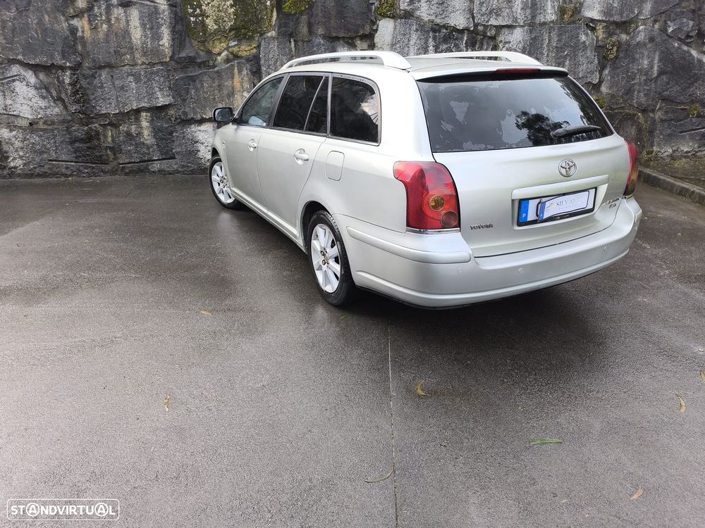 Toyota Avensis SW 2.0 D-4D - 17